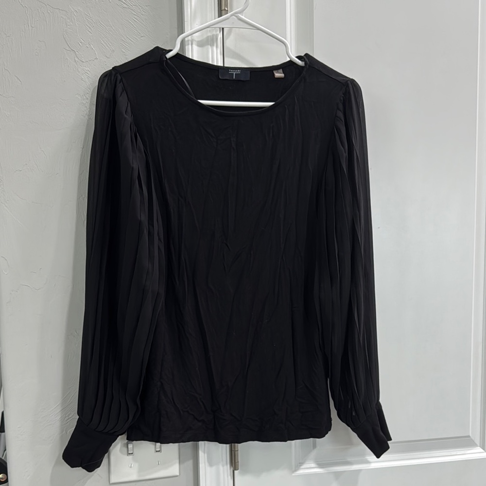 Tahari Black Ribbed Long Sleeve Blouse